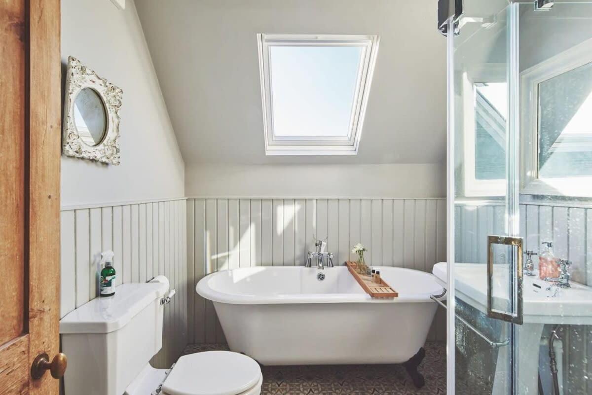 Large Stylish Luxury Cotswold Cottage - Ideal For Families, W/ Ev Charging Andoversford Exterior foto