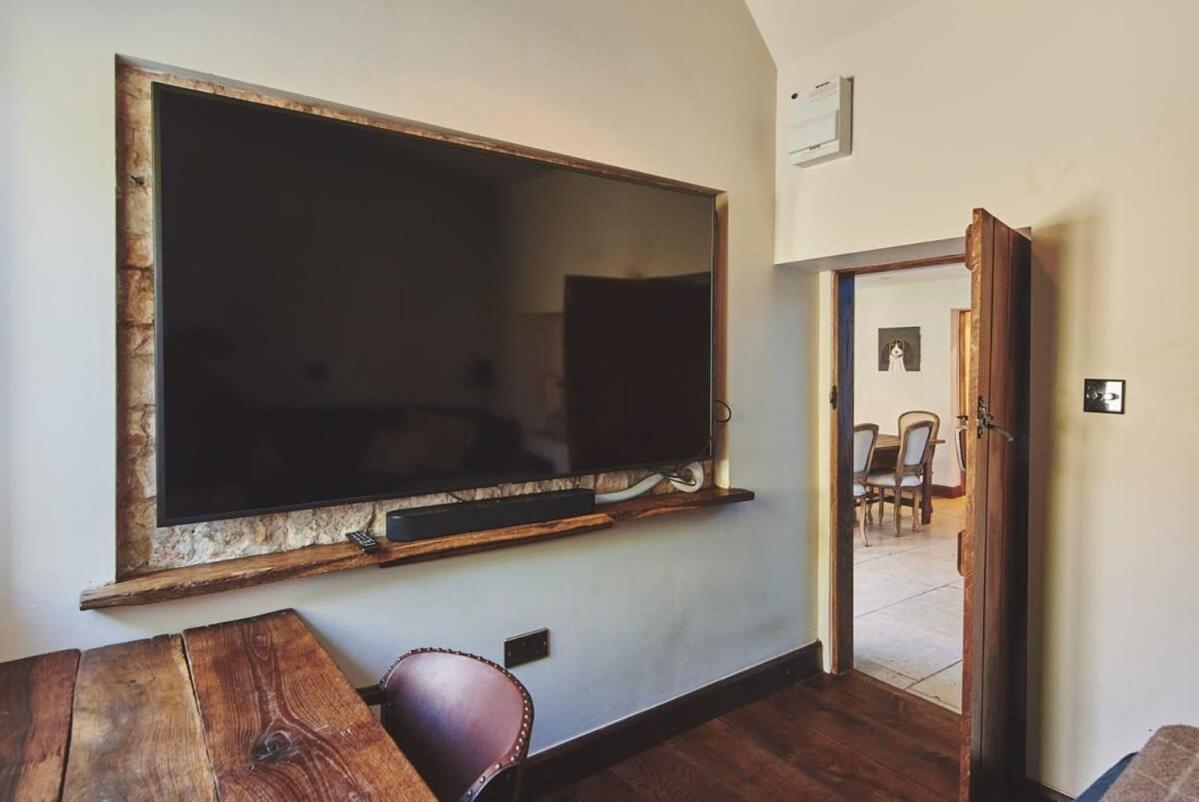 Large Stylish Luxury Cotswold Cottage - Ideal For Families, W/ Ev Charging Andoversford Exterior foto