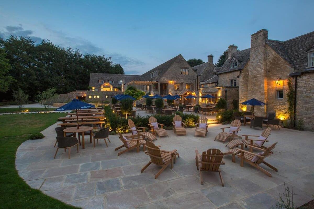 Large Stylish Luxury Cotswold Cottage - Ideal For Families, W/ Ev Charging Andoversford Exterior foto